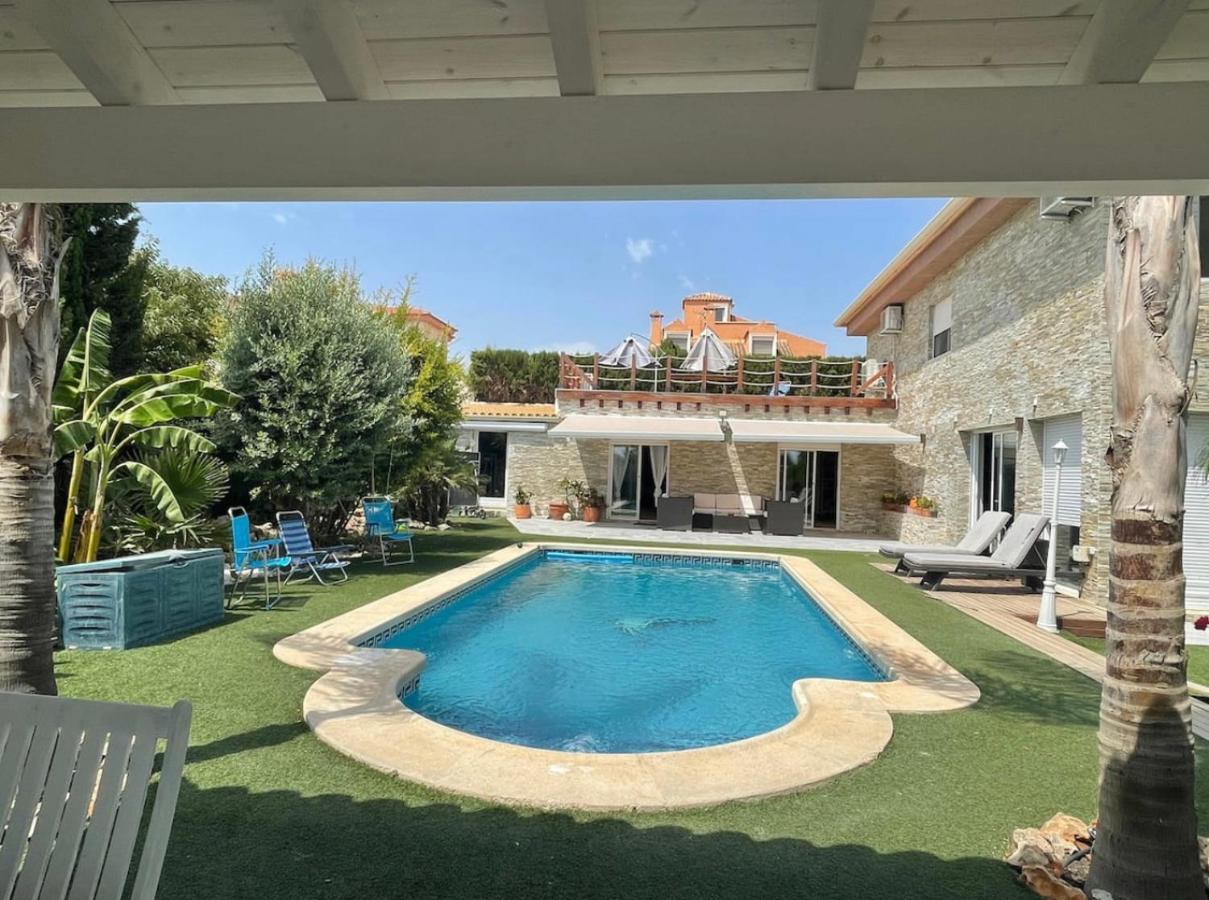 Suite Privada Frente A La Piscina Para 2 Personas Con Sofa Cama Para 2 Mas 4P No Es Casa Completa Сан-Висенте-дель-Распеч Экстерьер фото